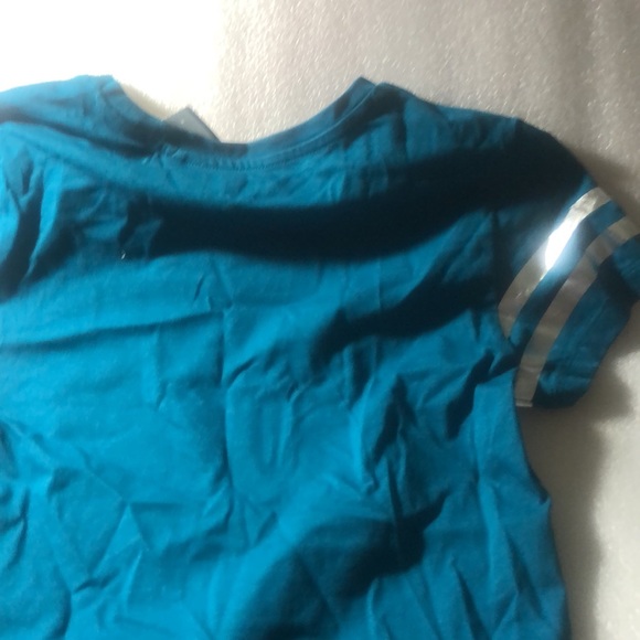 Guess small t shirts. -Color Dark Lagoon - Picture 11 of 12